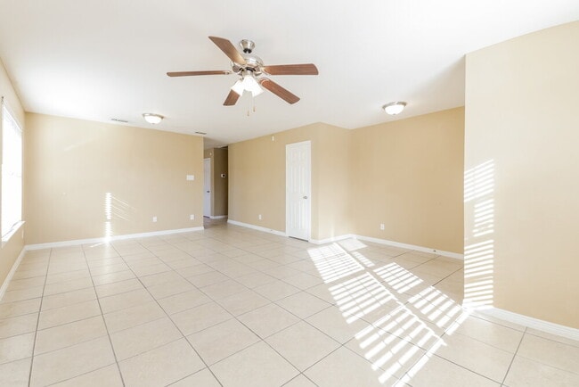 Photo - 7103 London Fog Dr