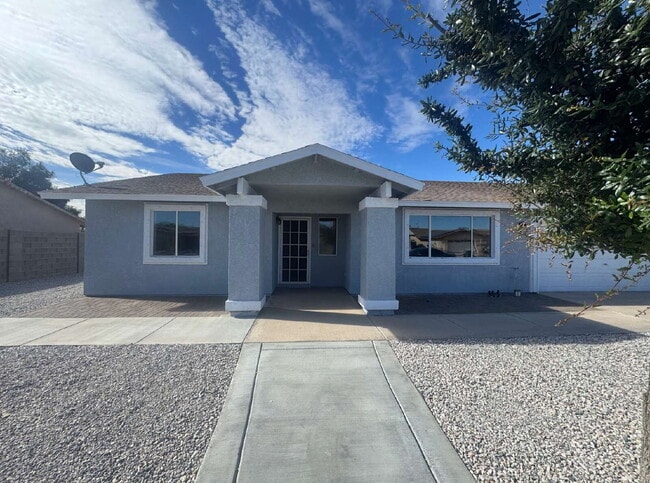 Photo - "Newly Renovated 4-Bedroom, 2 Bathroom Home in Yuma!"