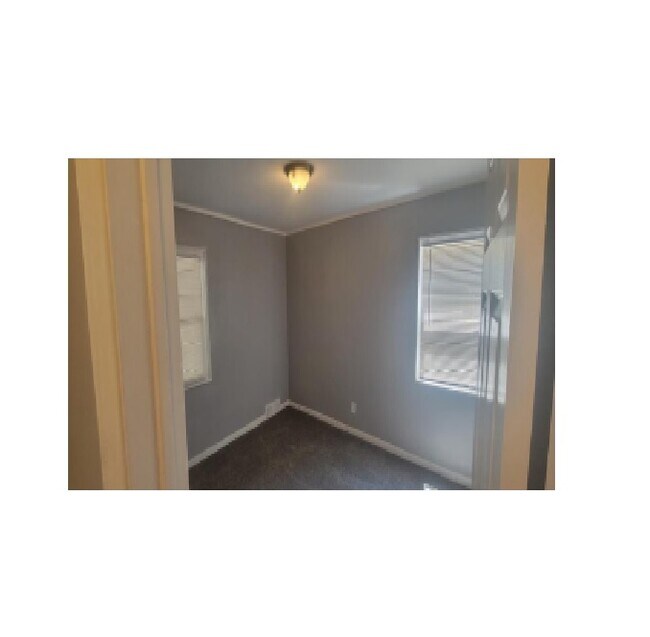 Photo - 9220 Mansfield St