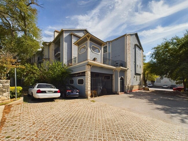 Building Photo - 3111 Tom Green St Unit 301 Rental