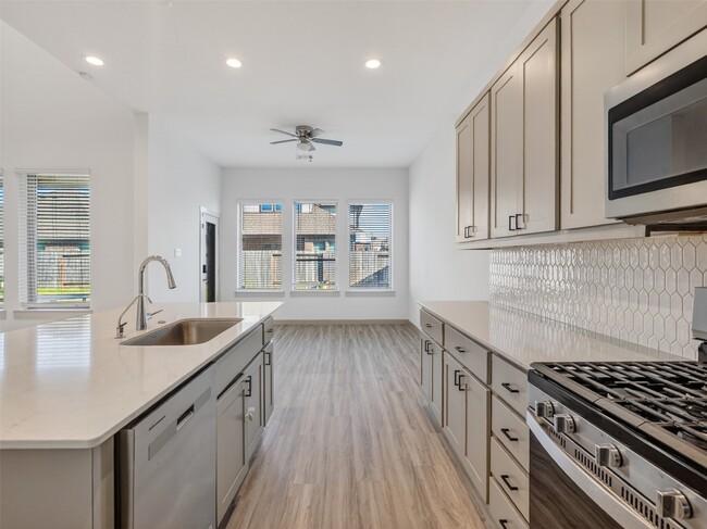 Photo - 818 Kingwood Dr