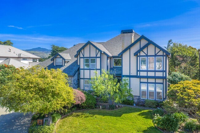 Photo - 44 Fairway Pl