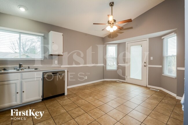 Photo - 700 Fernwood Terrace