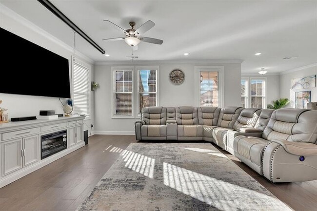 1070 Poppy Pointe