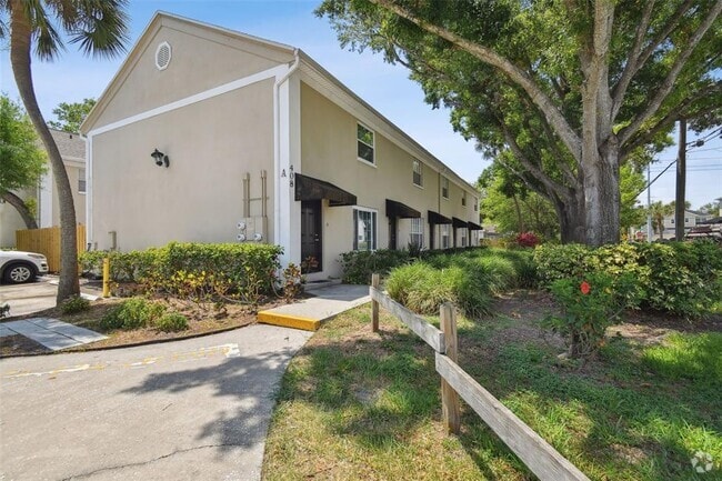 Building Photo - 408 S Arrawana Ave Unit A4 Rental