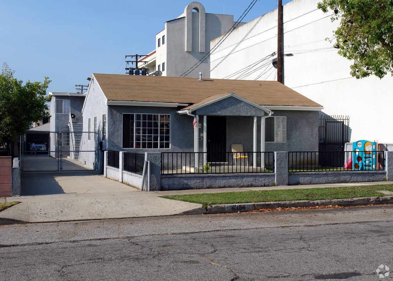 Photo - 4384 W 136th St