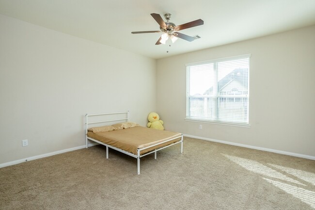 Building Photo - 4622 Regal Shadow Ln