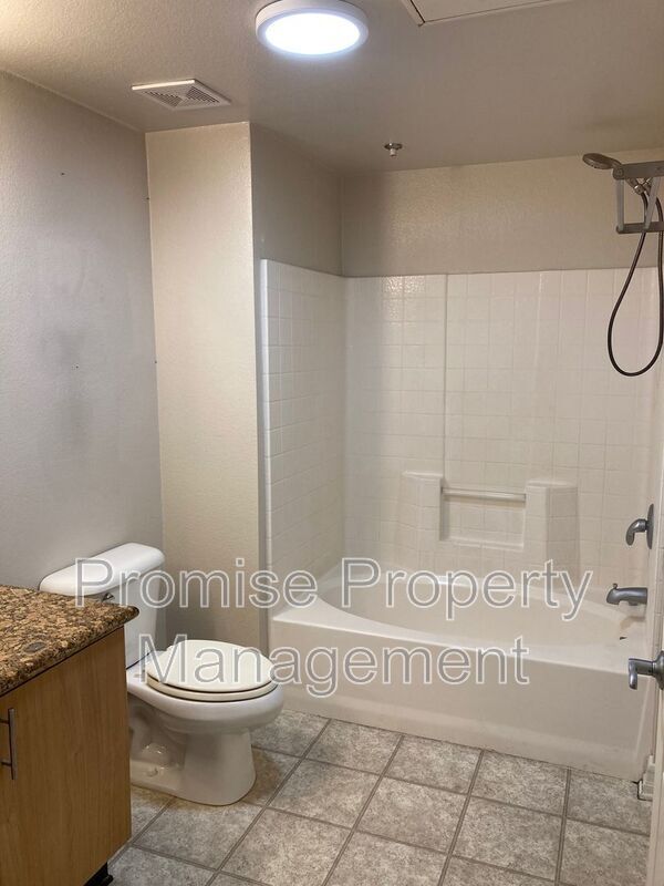 Photo - 1465 C St Unidad #3415