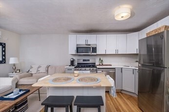 Building Photo - 84 Emerson St Unit 1