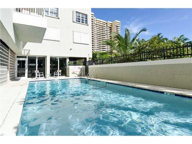 Photo - 2600 Collins Ave Unit 309