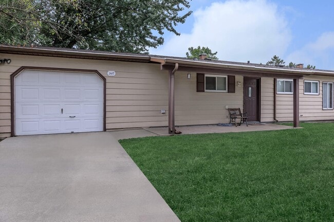 Building Photo - 1029 N Lincoln St