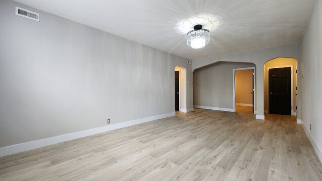 7512 Cromwell Dr Unit 3rd fl