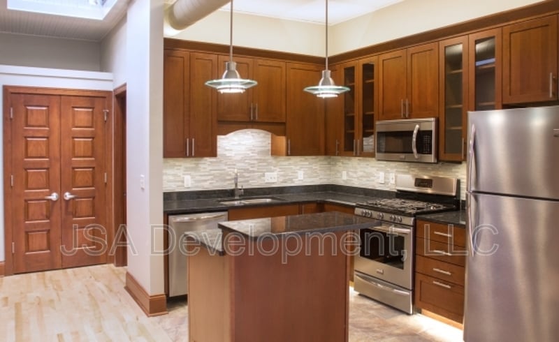 Photo - 223 W 4th St