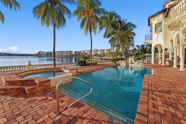 Building Photo - 3283 NE 171 St