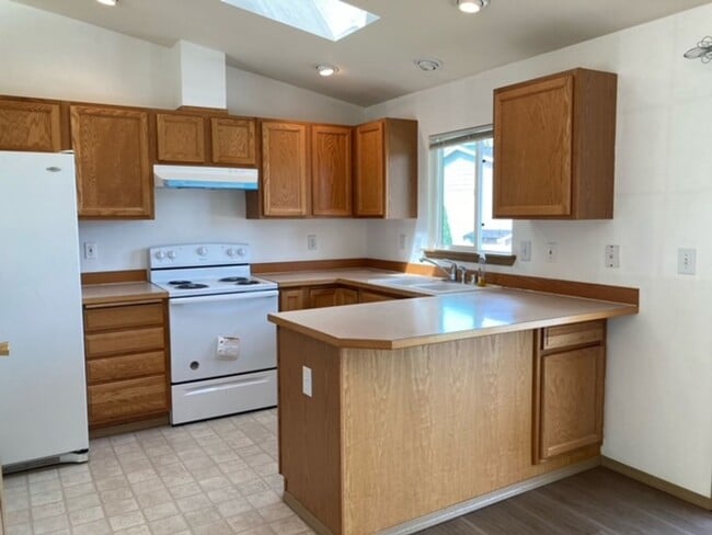 Photo - Spacious Split-Level Living in the Heart of Marysville – 4 Bedrooms + Bonus Room!