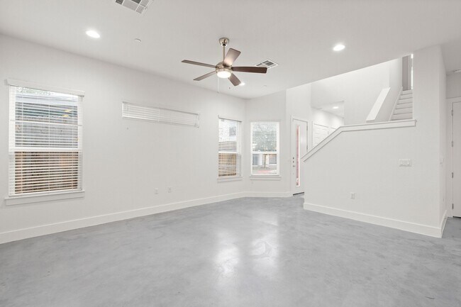 Photo - 8922 Menchaca Rd Unit 701