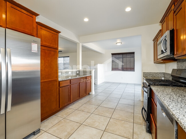 Photo - 18667 Granite Peak Ct