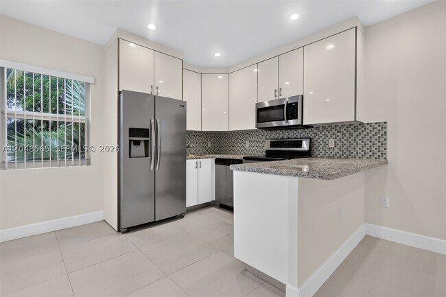 Photo - 12800 NE 11th Ave Unit 3