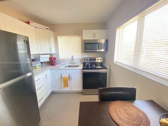 Photo - 441 NW 7th Terrace Rental