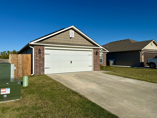 Photo - 530 Woodcreek Lp