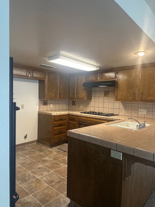 Photo - 2800 Barrington St Unidad B