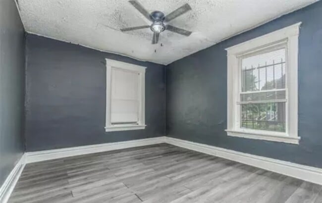 Photo - 5410 Emerson Ave