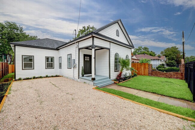 Photo - 2320 Chestnut St