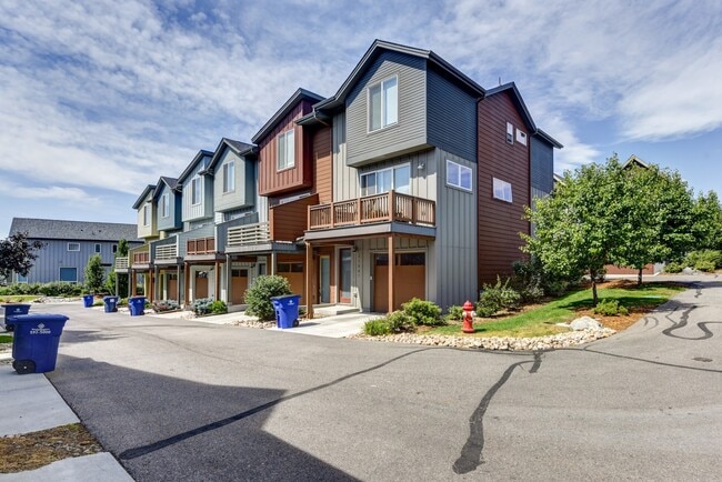 Photo - Luxury 2 Bedroom 2.5 Bath Near Waneka Lake Louisville