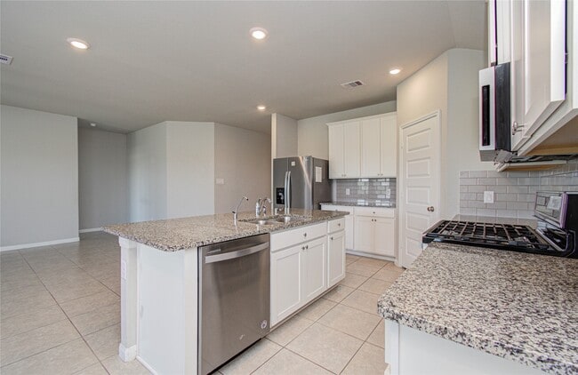 Building Photo - 2815 Dry Creek Dr