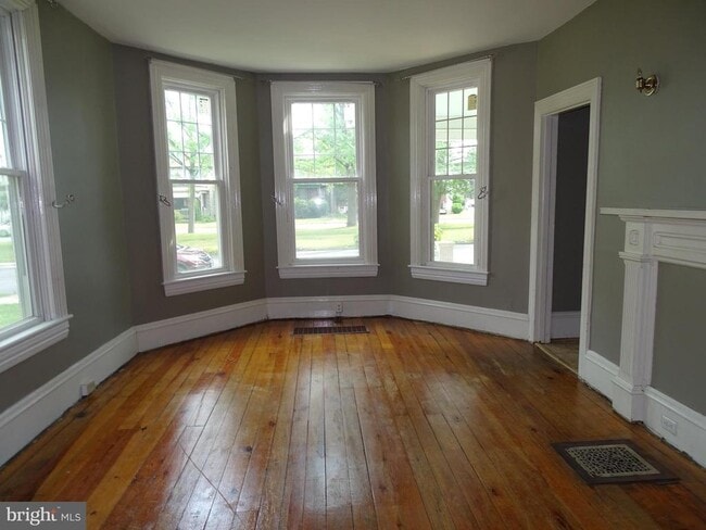 Photo - 108 Commerce St