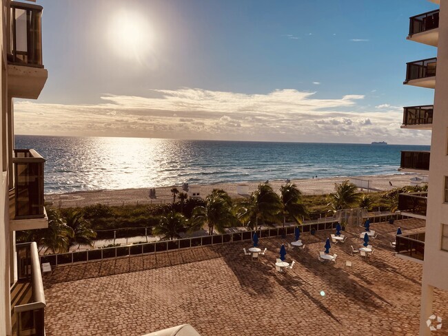 Building Photo - 6039 Collins Ave Unit 60 Rental