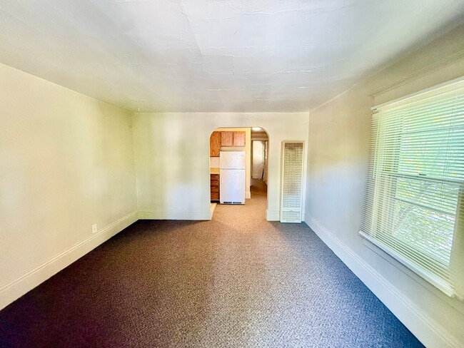 Building Photo - 1123 Laporte Ave Unit 4