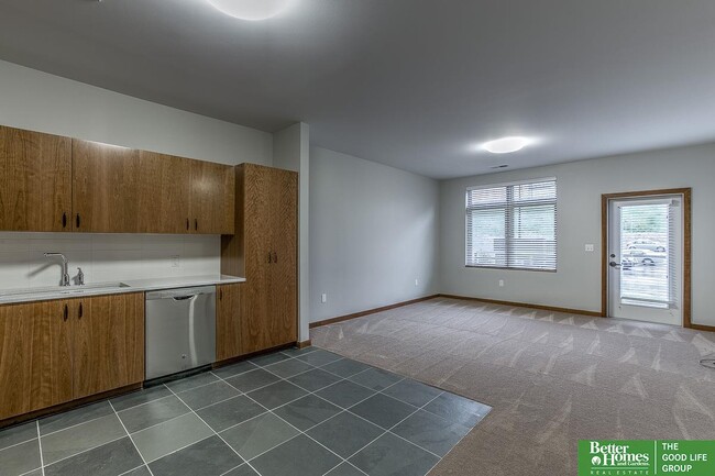 Photo - 1330 S 70th St