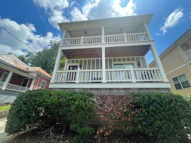 Building Photo - 156 Strickland Ave