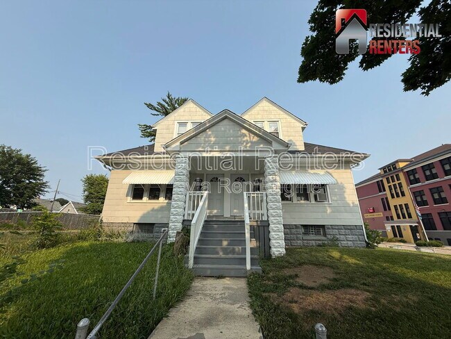 Building Photo - 3204 N 24th St Rental