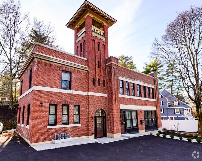 Building Photo - 2044 Beacon St Unit 2 Rental