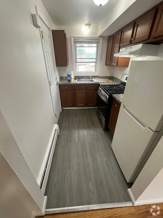 Building Photo - 68 Warner St Unit B-2 Rental