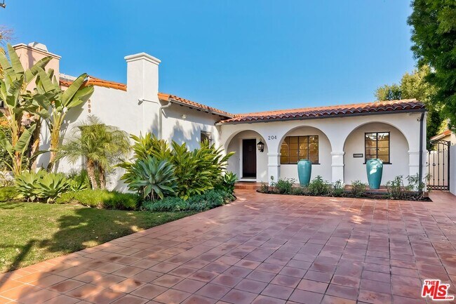 Building Photo - 204 S Camden Dr Rental