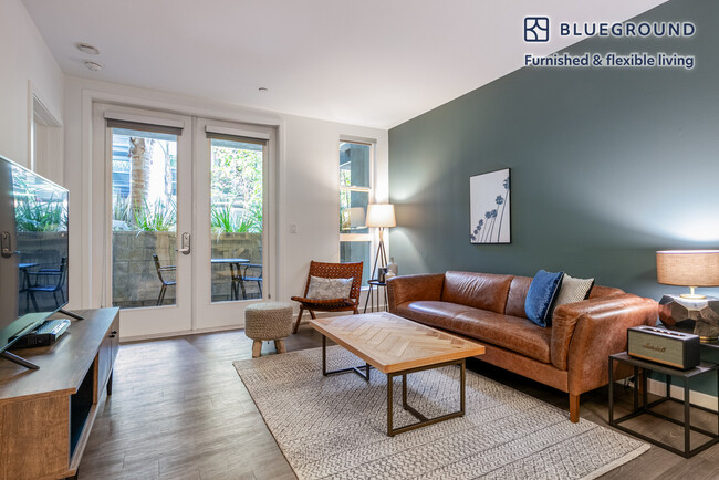 Building Photo - 375 N La Cienega Blvd Rental