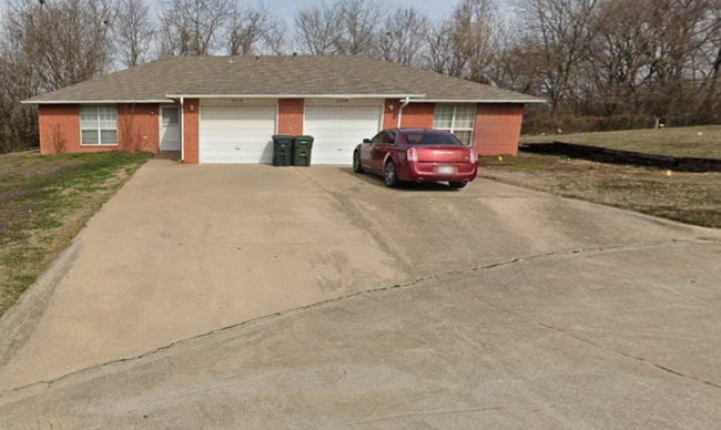 Building Photo - 2008-2010 Fall Ct