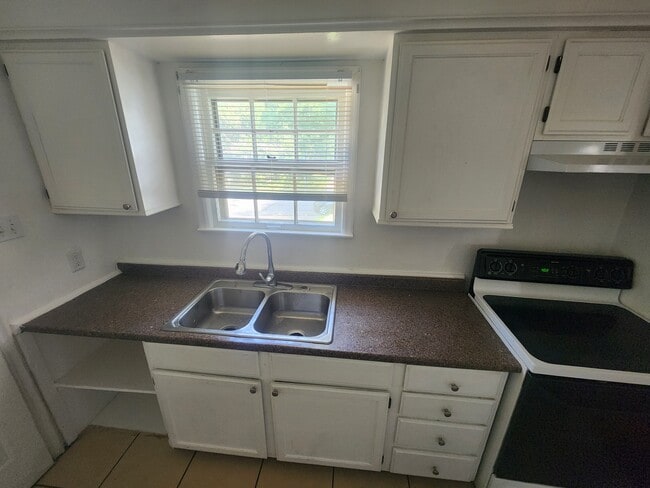 Photo - 5928 Fontana St