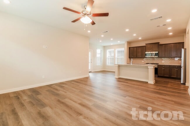 Photo - 2549 Dulaney Dr