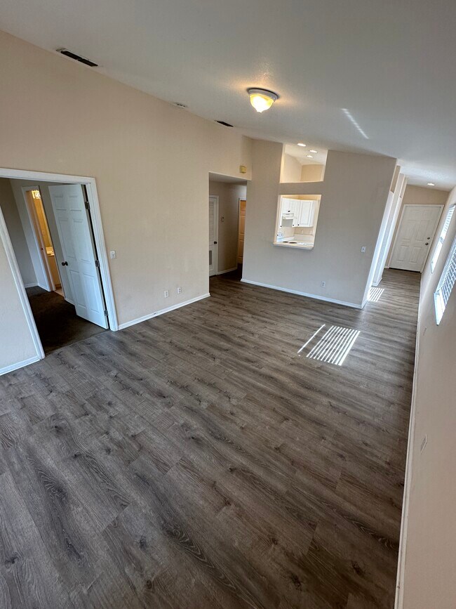 Photo - 26747 Little John Ct Unidad 10