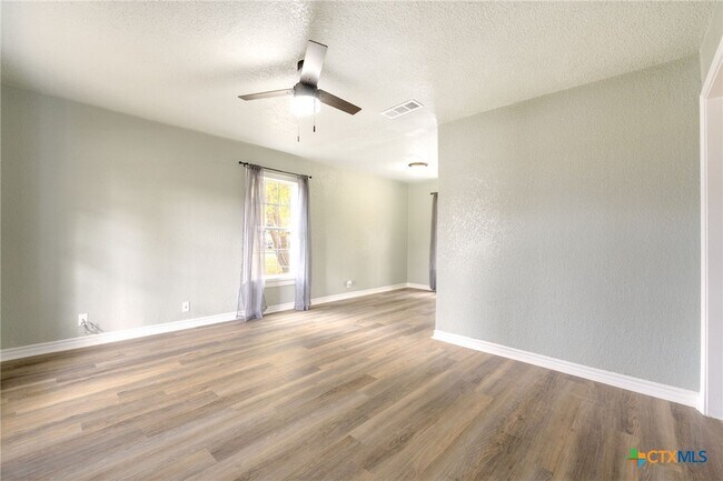 Photo - 1108 Stewart St