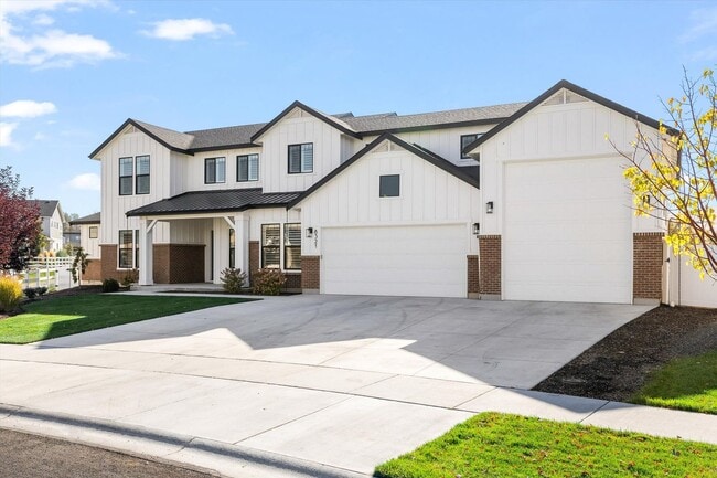 Photo - Luxury 5-Bed + Bonus + RV Garage Home for Lease in Dry Creek Ranch