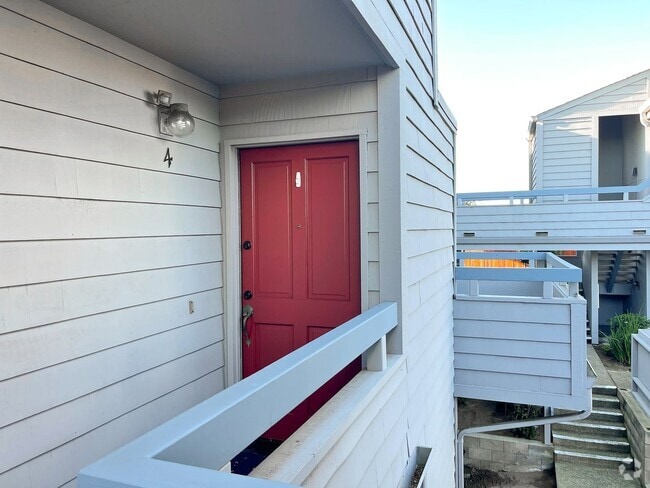 Building Photo - Spacious 2 bedroom, 2 bathroom Condo in Qu... Unit 4