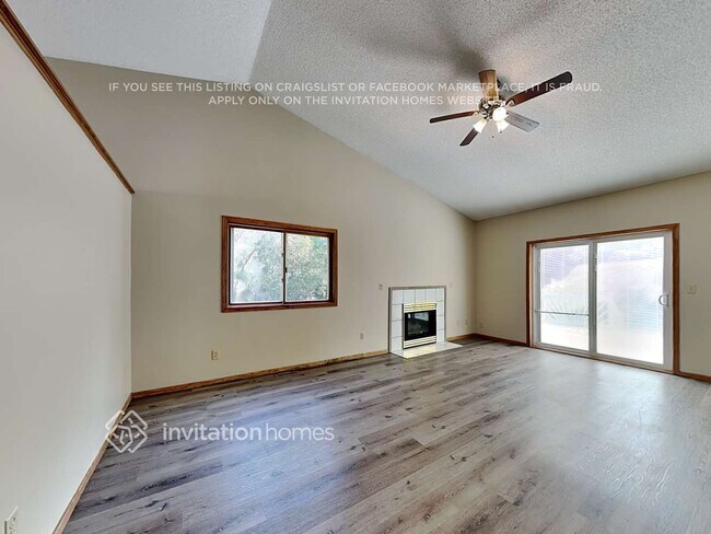Photo - 2337 Windsor Ln