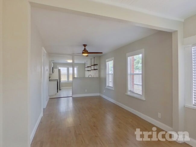 Photo - 3250 Prescott St N