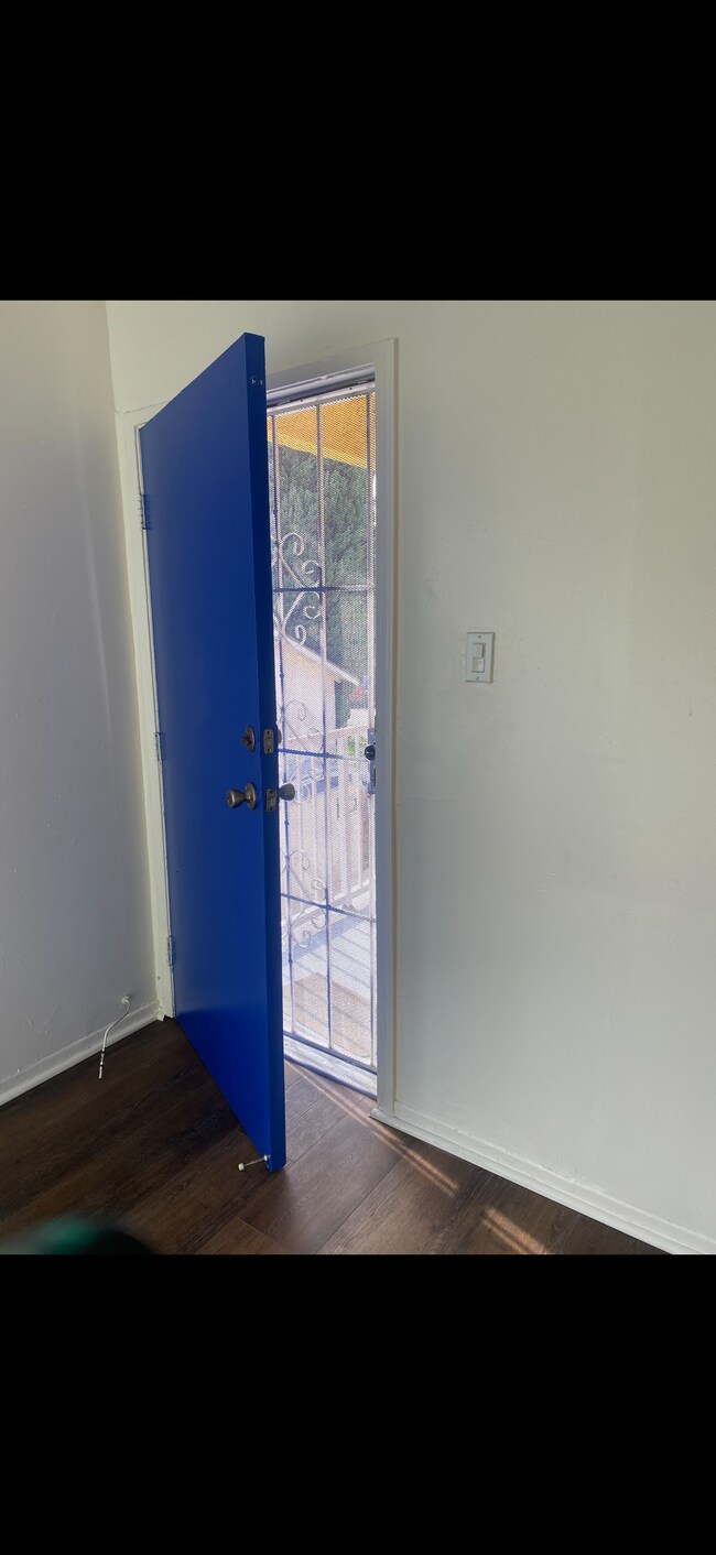 Photo - 10010 Anzac Ave Unit 4