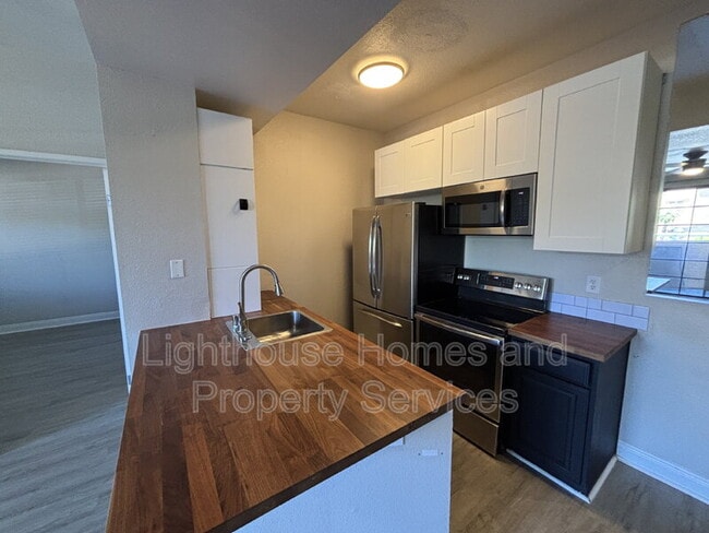 Photo - 5122 S Jones Blvd Unit 108